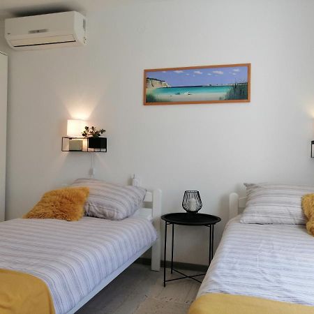 City Center Apartment Dora بولا المظهر الخارجي الصورة